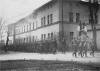 Luftnachrichtenschule Halle (Das Gebäude im Hintergrund gehörte zur ehemaligen Heilanstalt Halle-Nietleben) 